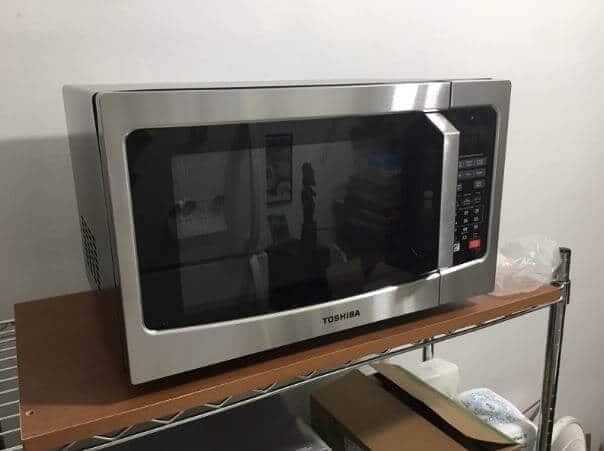 Difference Between 700 and 900 Watts Microwave