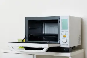 Can Cardboard Go In The Microwave? (Amazing Answer)