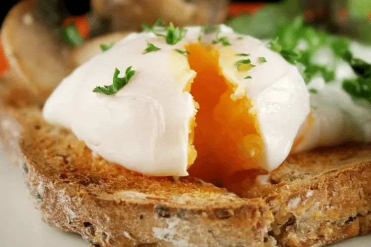 can you microwave egg yolk
