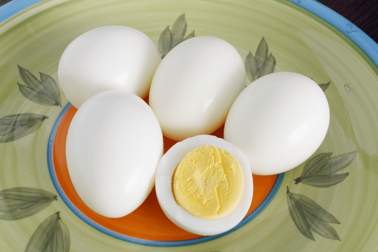 can you microwave hard boiled eggs